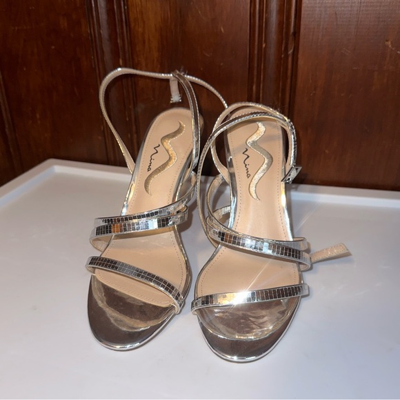 Heels - Picture 2 of 5